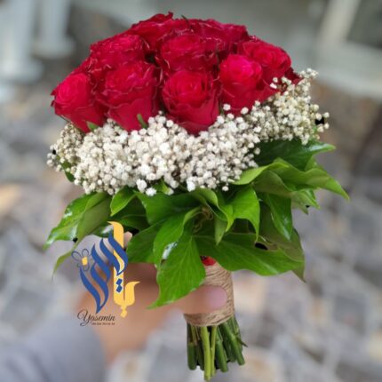 مسكة عروس ورد جوري أحمر